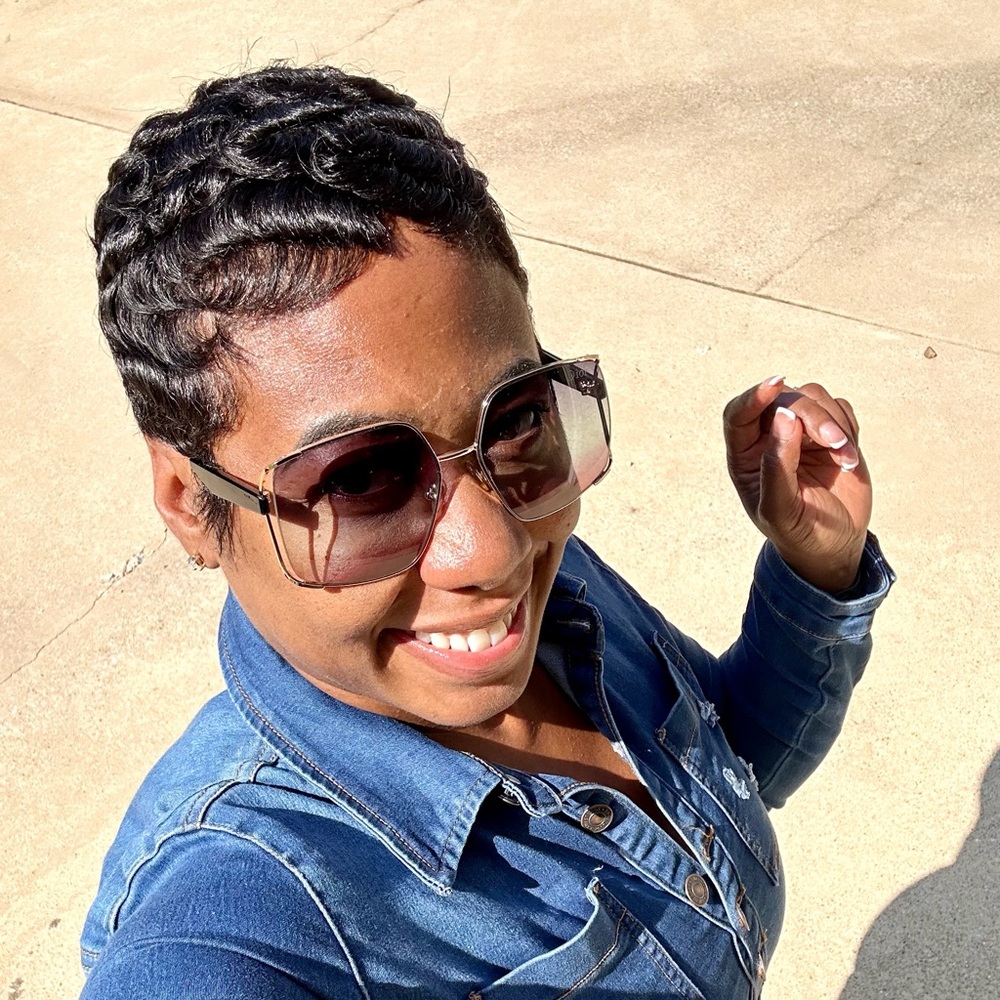 Meet your Posher, Tahisha